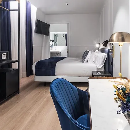 Eugenia Boutique Hotel 3*