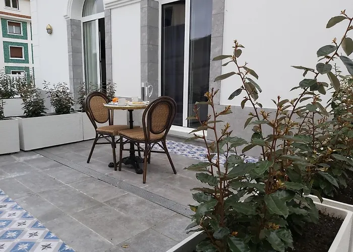 Отель Eugenia Boutique Сан-Себастьян