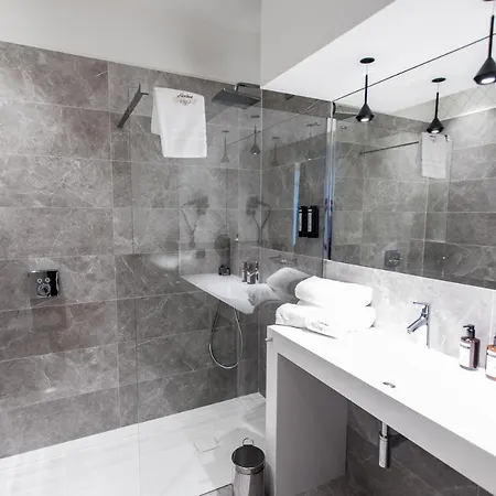 Eugenia Boutique 3* سان سيباستيان